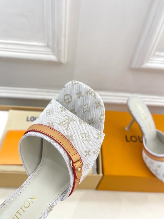 Босоножки фото 6