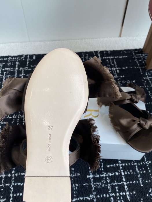 Босоножки фото 9