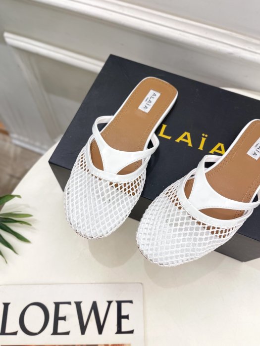 Шлепанцы женские фото 6