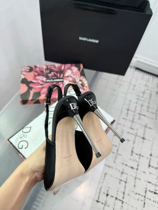 Sandals on high heel фото 2