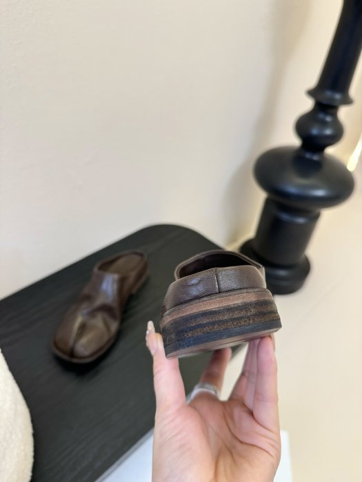 Мюли с раздвоенным носком фото 7