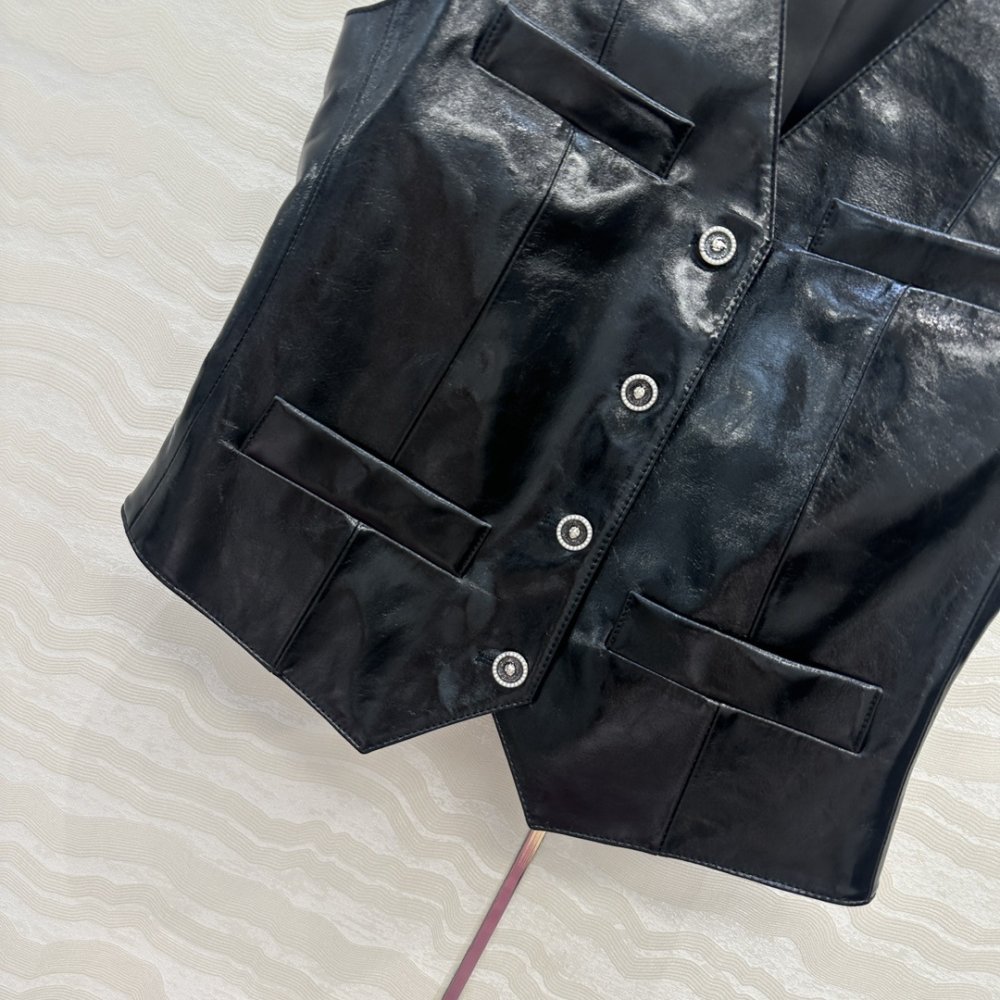 Vest leather female фото 5