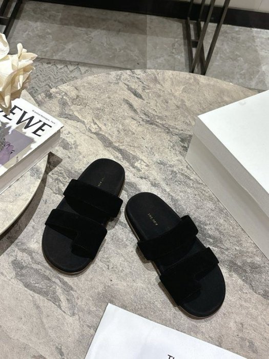 Шлепанцы женские фото 2