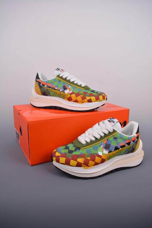 Кроссовки Sacai x Nike LDVaporwaffle Mix Low Green Gusto фото 5