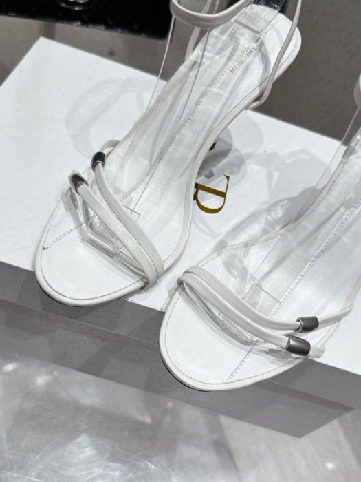 Босоножки фото 3