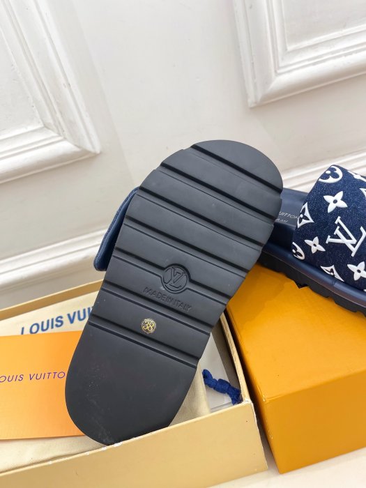 Шлепанцы женские фото 9