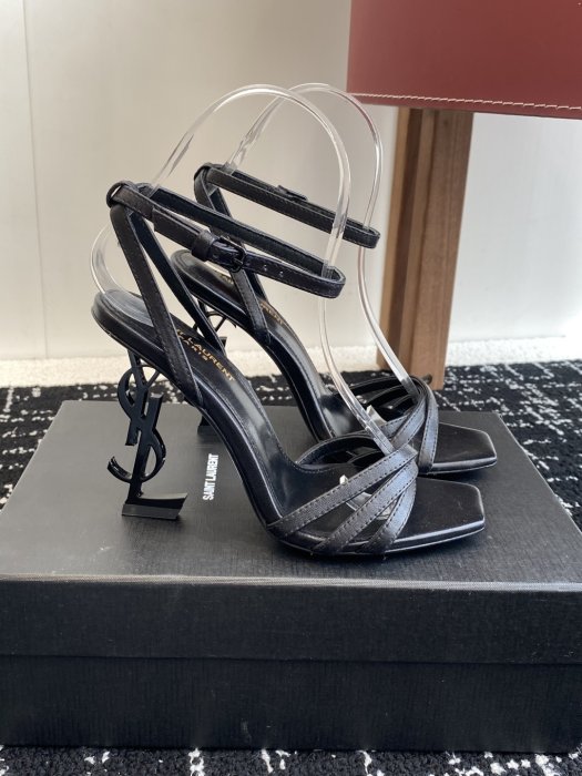 Босоножки фото 2