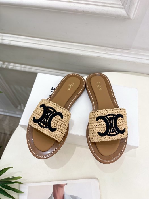 Шльопанці жіночі