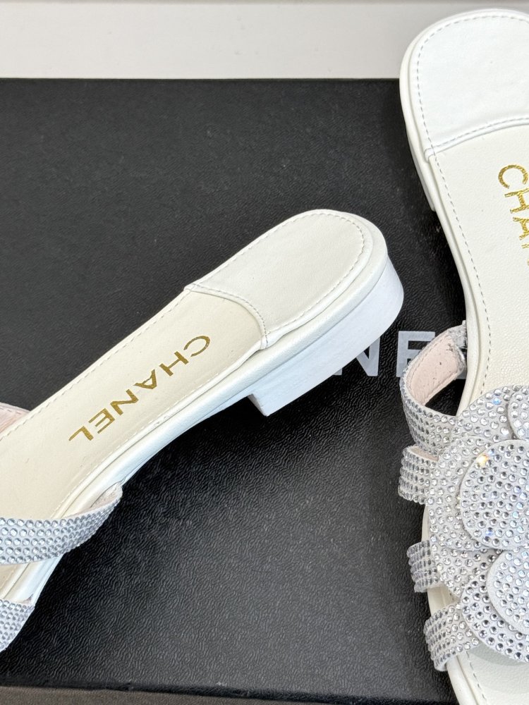 Шльопанці жіночі фото 6