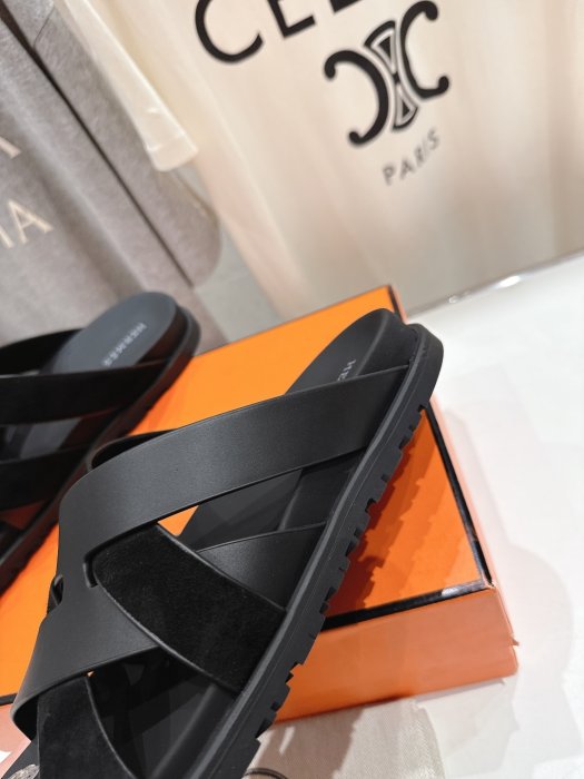 Шлепанцы женские фото 8