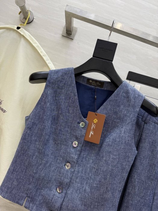 Костюм женский фото 2