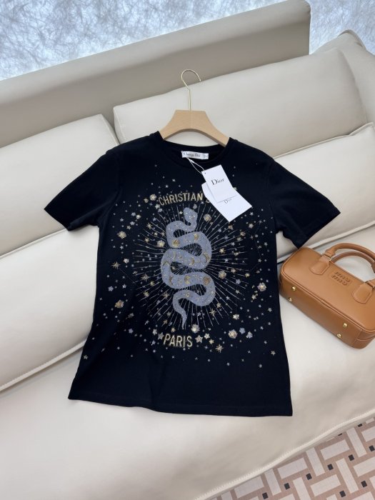 T-shirt women's фото 3