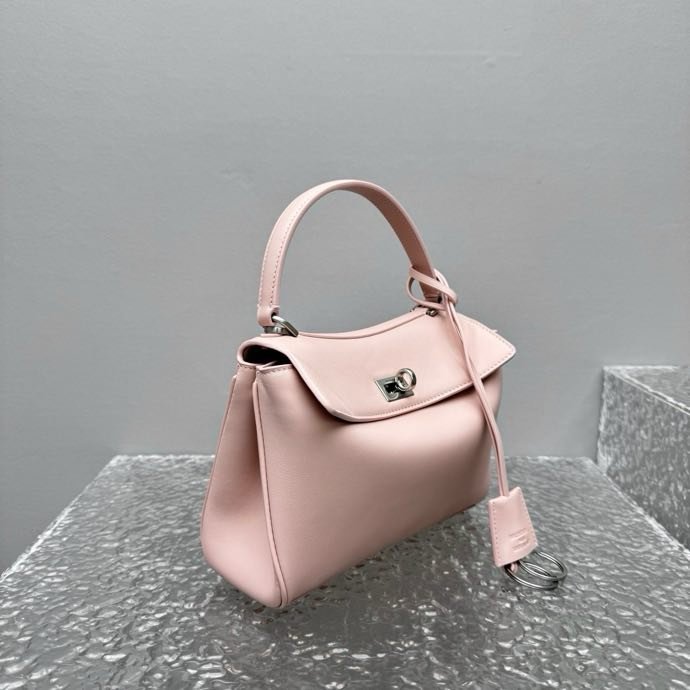 Сумка кожаная розовая Silver Rodeo Mini Tote 23 см фото 2
