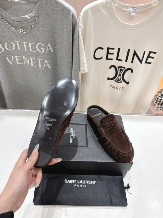 Лоферы кожаные женские фото 9