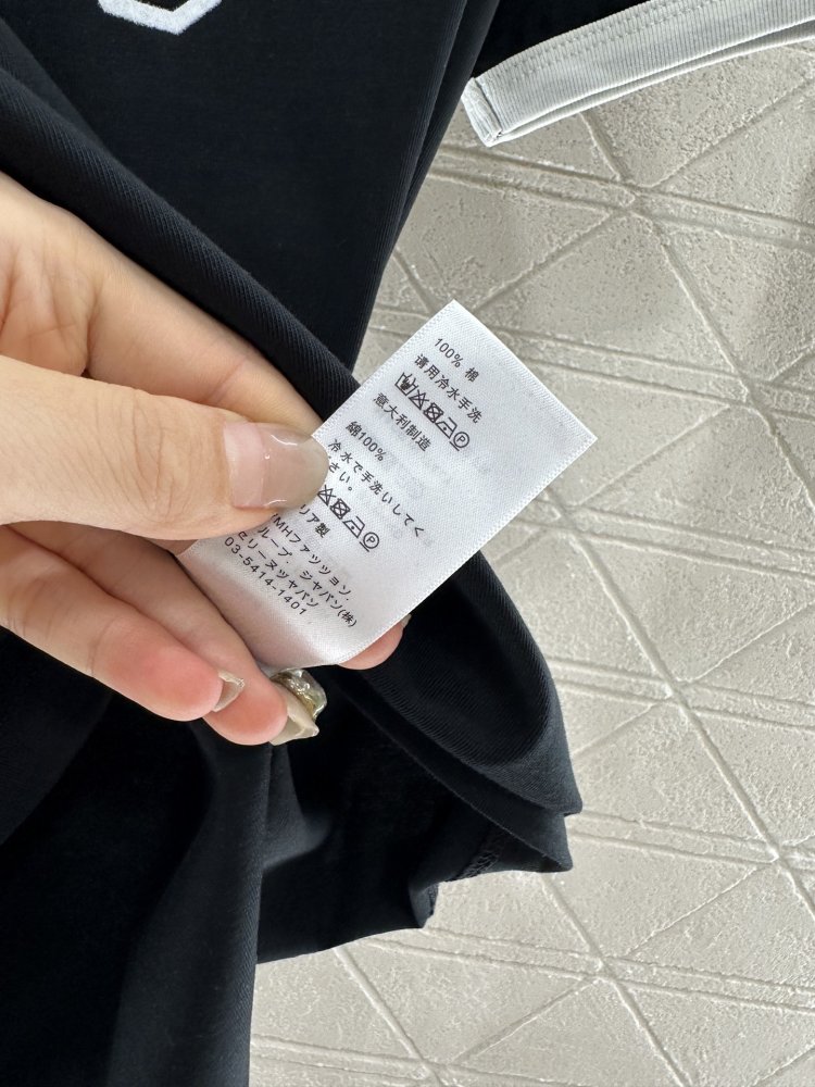 Футболка жіноча фото 9