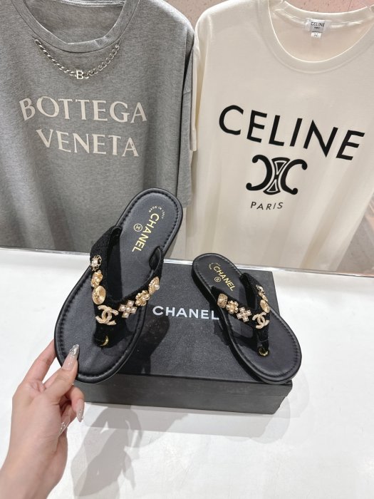 Шлепанцы фото 4