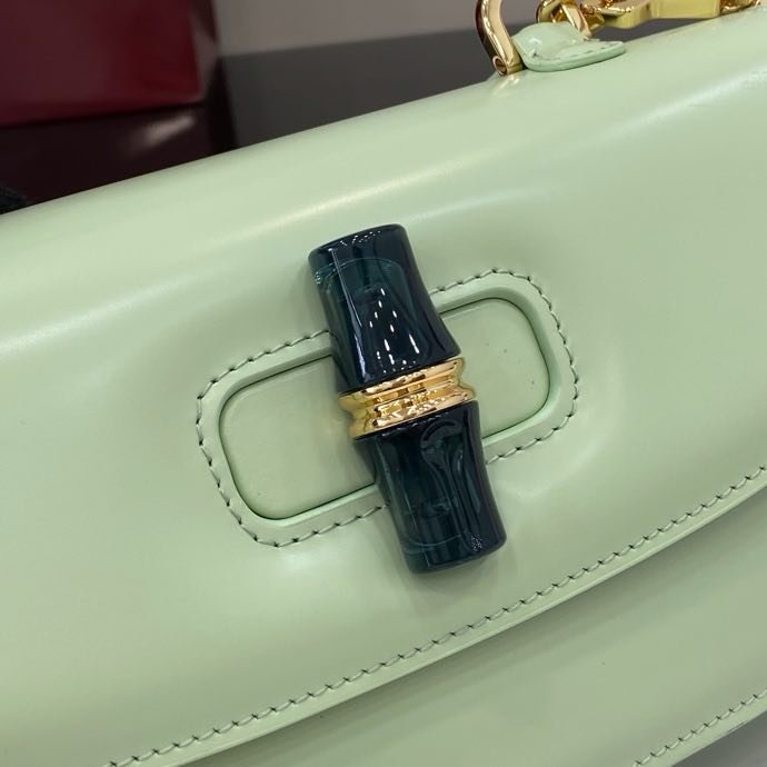 Сумка кожаная Gucci Bamboo Diva 26 см фото 9