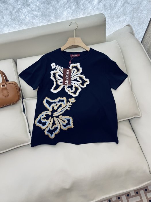 T-shirt women's фото 3