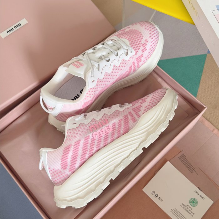 Кросівки фото 4