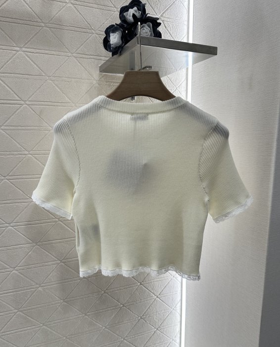 T-shirt women's фото 2