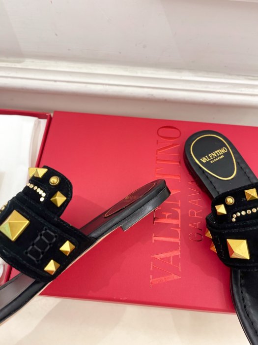 Шльопанці жіночі фото 8