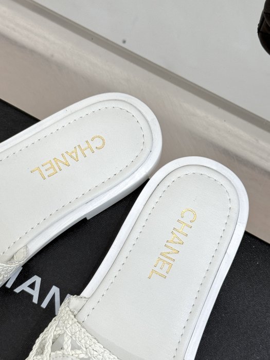 Шлепанцы фото 8