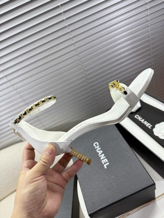 Босоножки фото 5