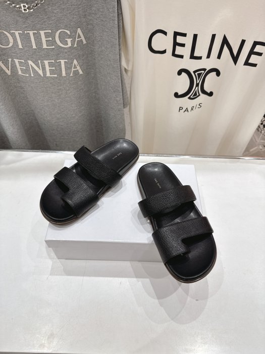 Шлепанцы фото 2