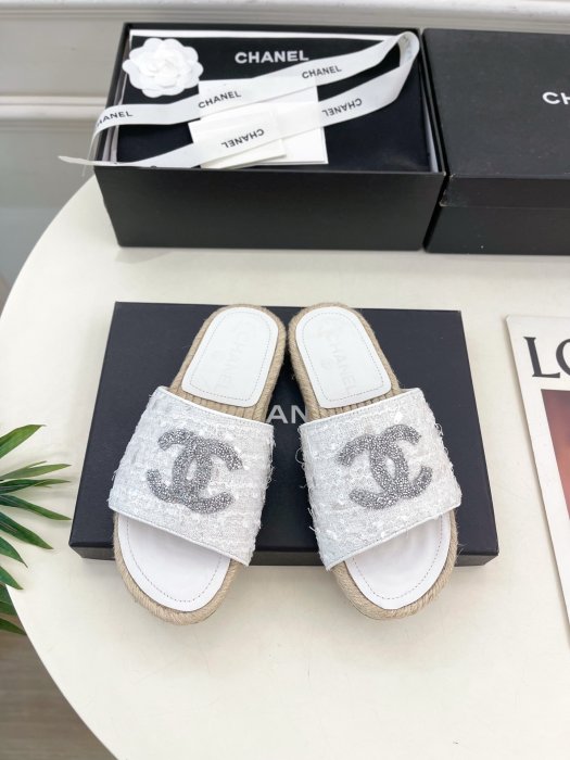 Шлепанцы женские