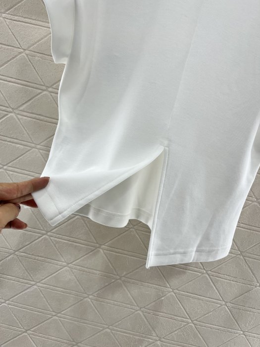 Футболка жіноча фото 5