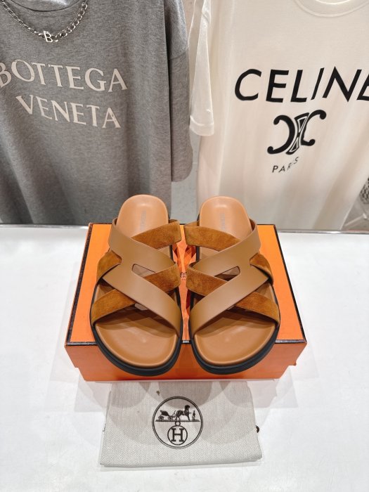 Шлепанцы женские