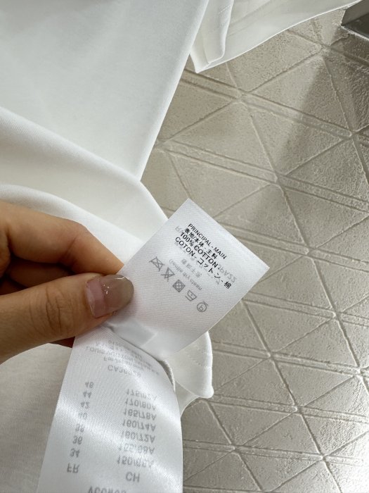 T-shirt women's фото 6