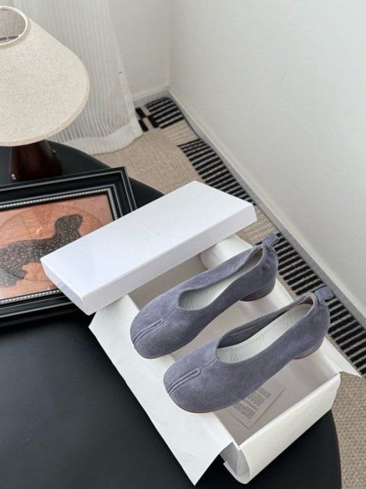 Туфлі замшеві з роздвоєним носком фото 9