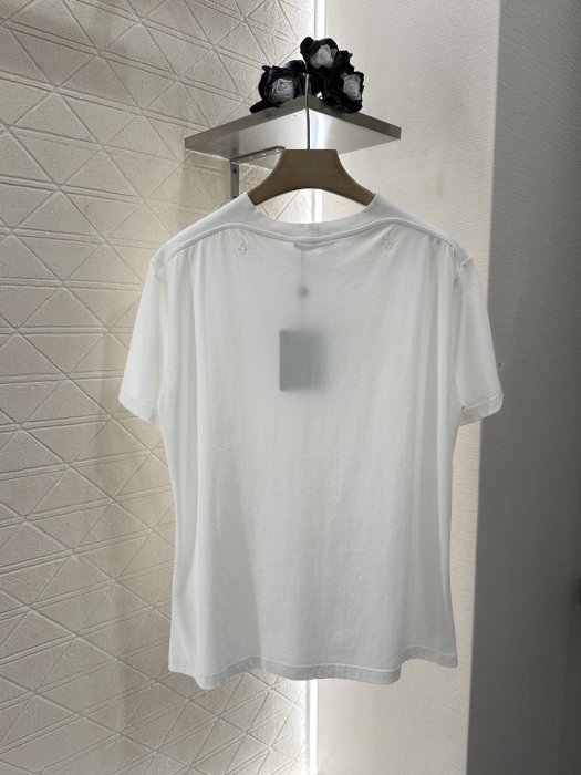 T-shirt women's фото 2