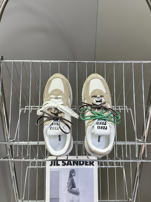 Кроссовки женские фото 6