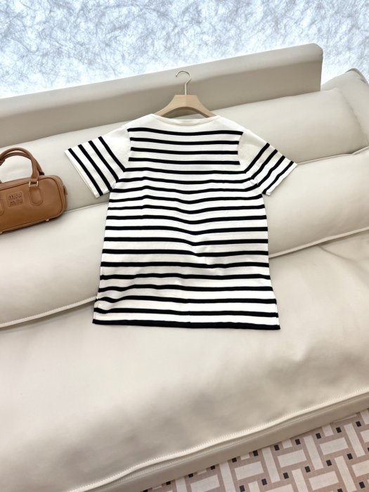 T-shirt women's фото 4