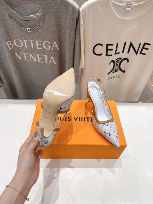 Босоножки фото 9