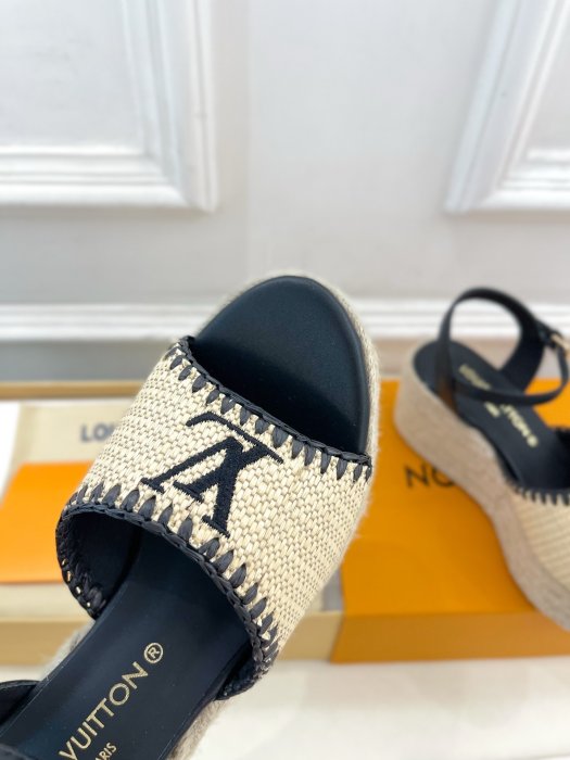 Босоножки фото 7