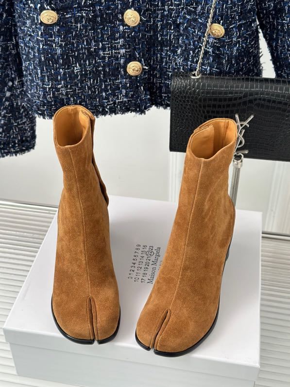 Кожаные женские ботинки с раздвоенным носком фото 5