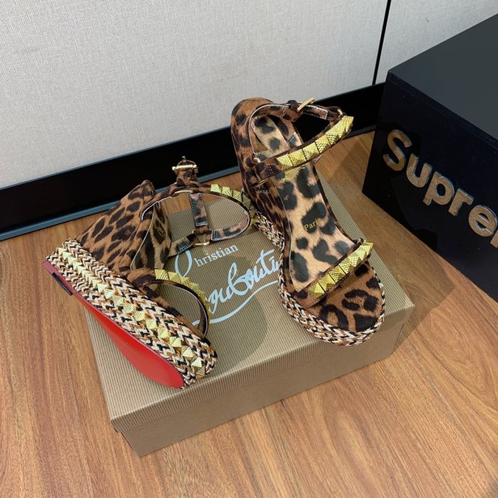 Босоножки фото 3