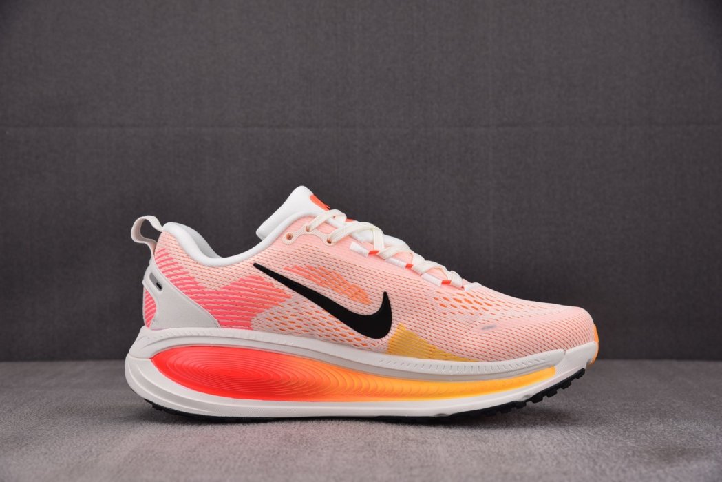 Кроссовки Vomero 18 Sail Bright Crimson фото 2