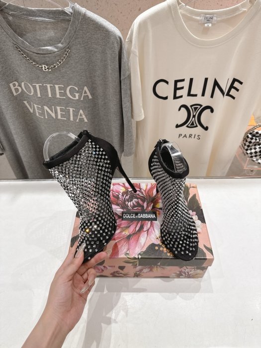 Босоніжки фото 3