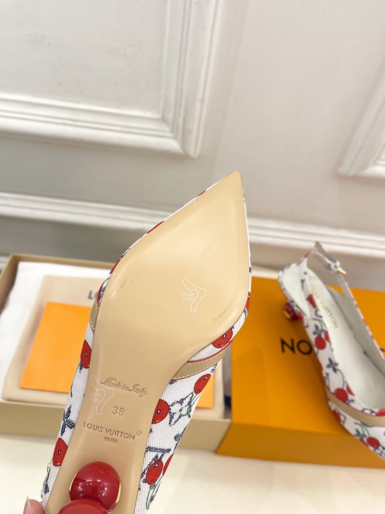 Босоножки фото 9