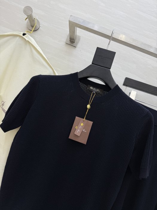 Костюм женский фото 2