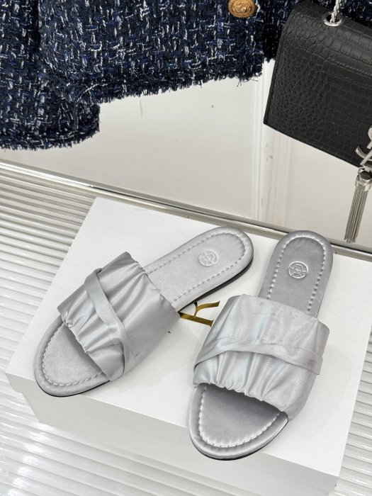 Шлепанцы фото 2