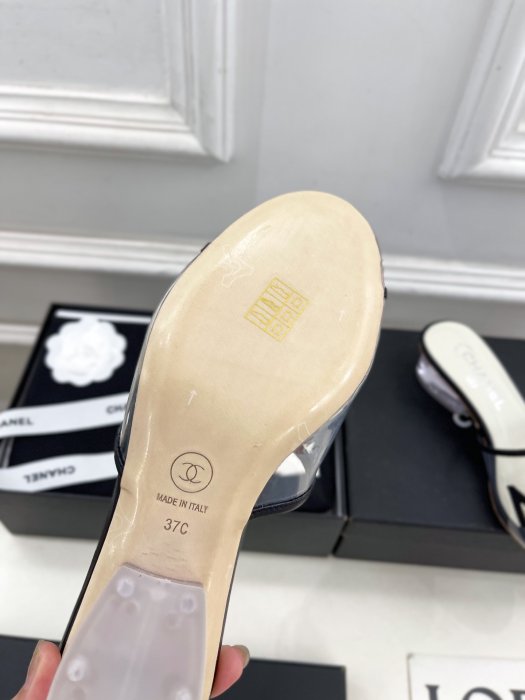 Шлепанцы женские фото 9