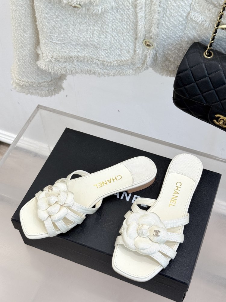 Шльопанці жіночі фото 2