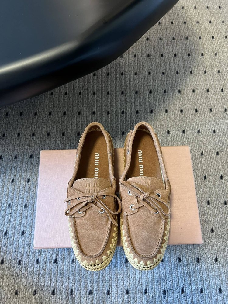 Лоферы женские