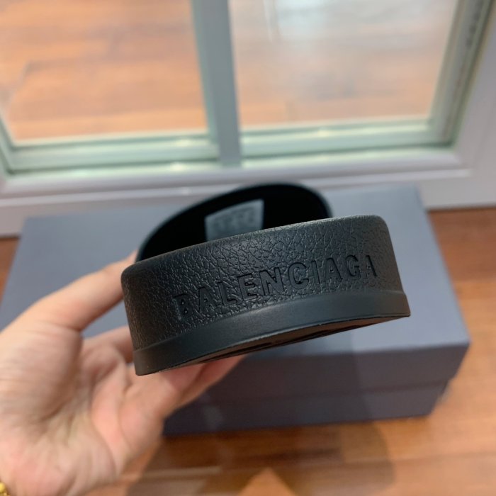 Шлепанцы фото 9