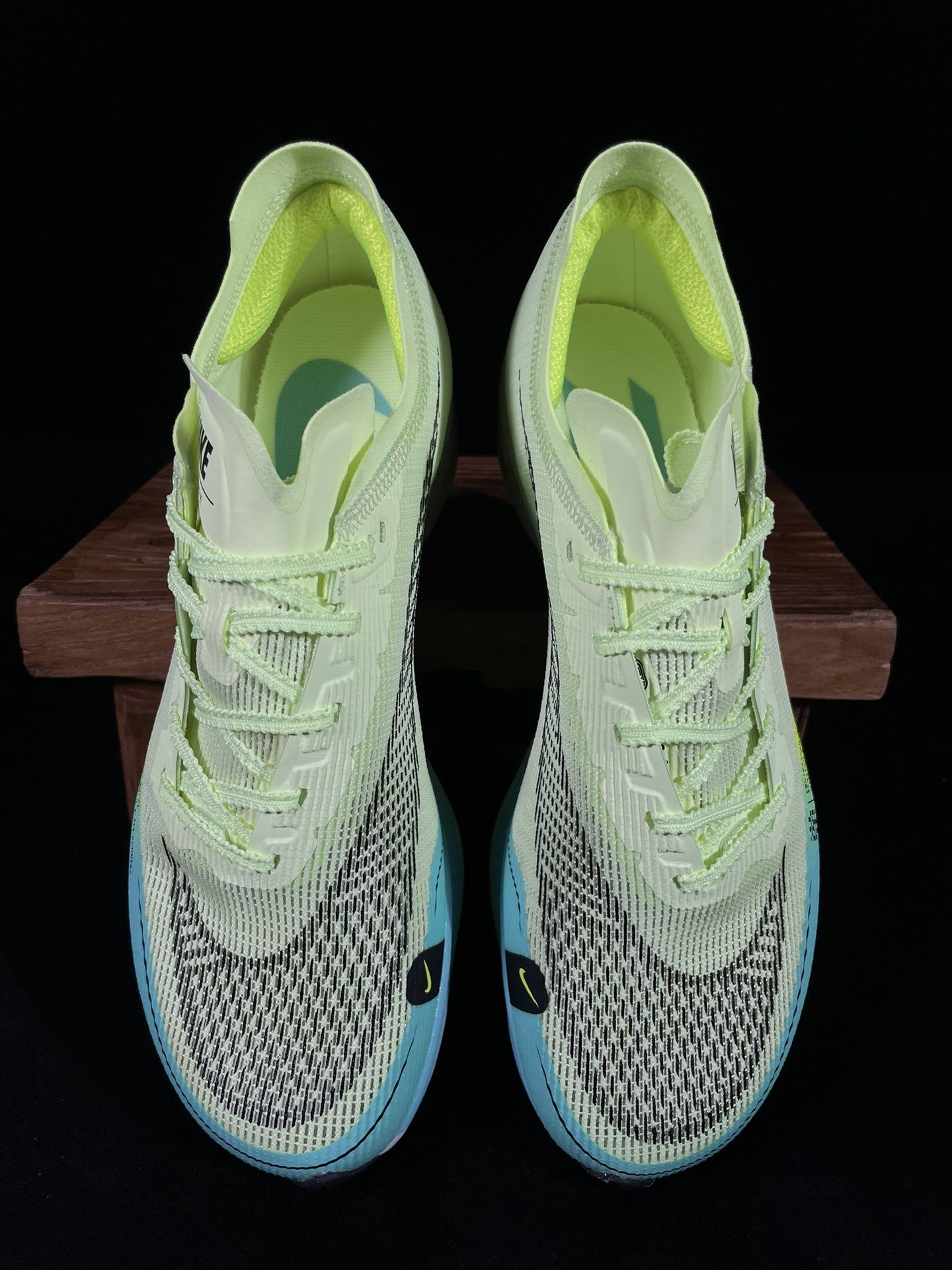 Sneakers ZoomX Vaporfly Next 2 Barely Volt Turquoise CU4123-700 фото 7